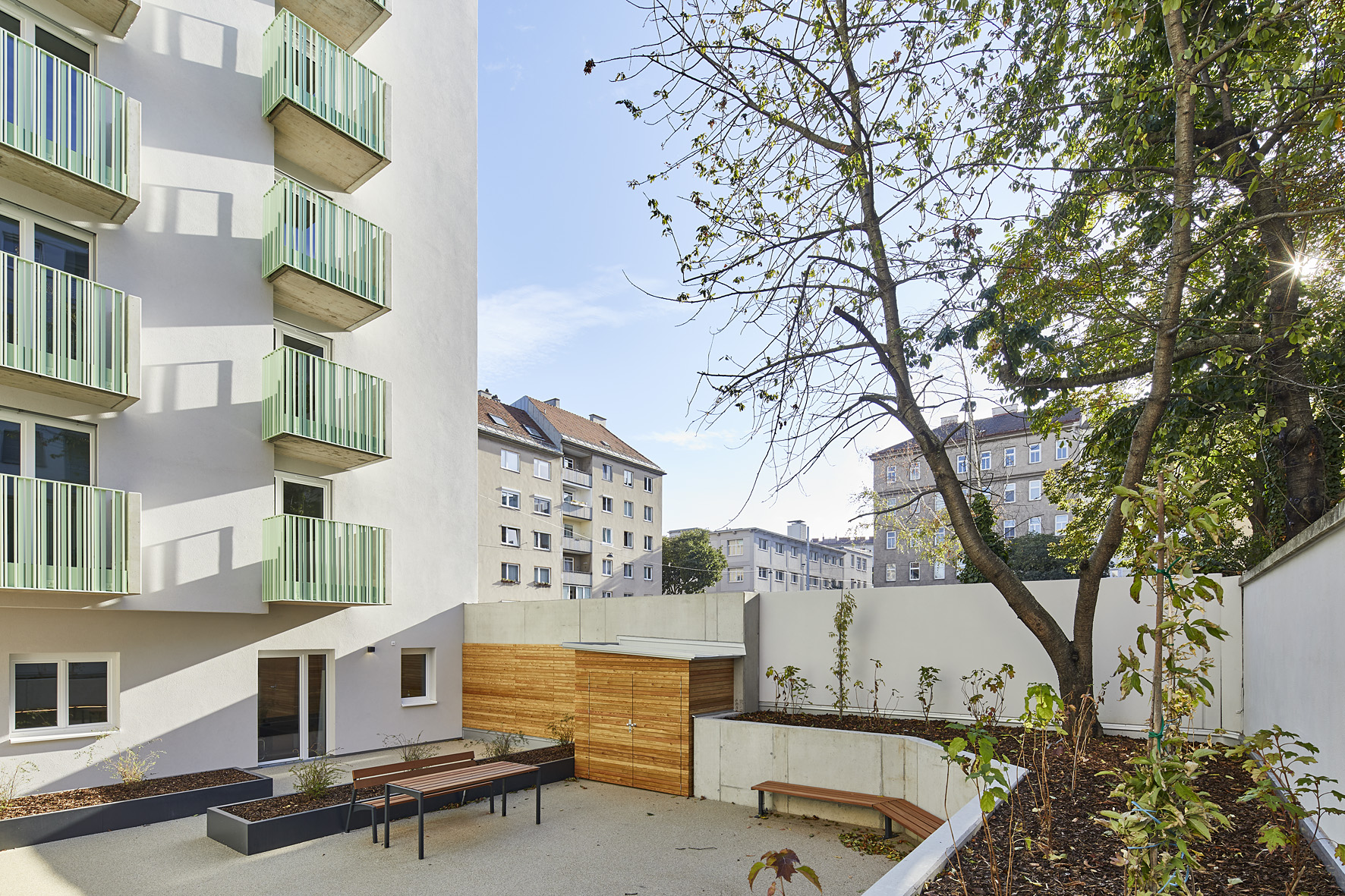 Innenhof und Außenansicht des ÖSW Hauses in der Braunspergengasse in 1100 Wien