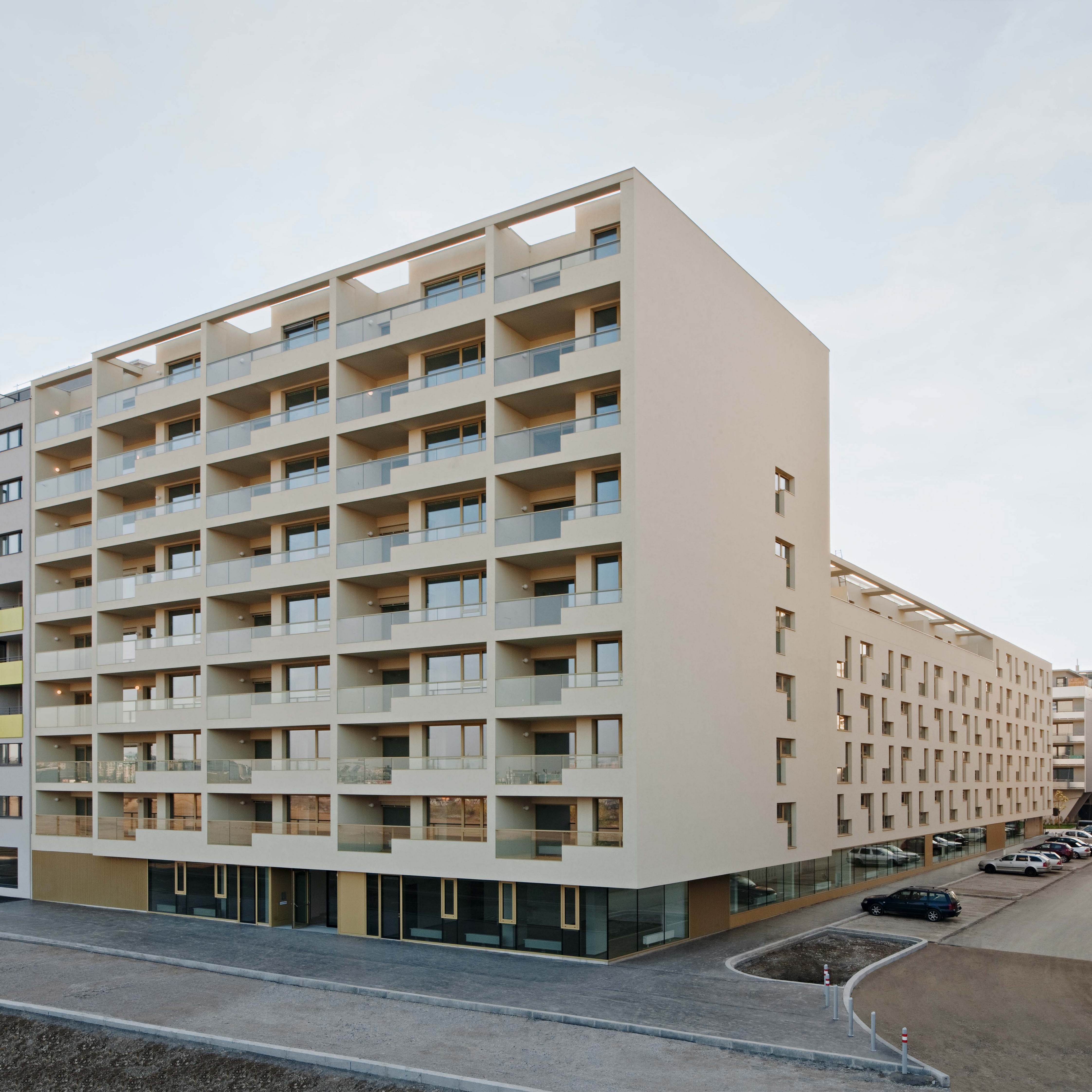 Außenansicht und Gesamtaufnahme der Vally Weigl Gasse in 1100 Wien, Favoriten